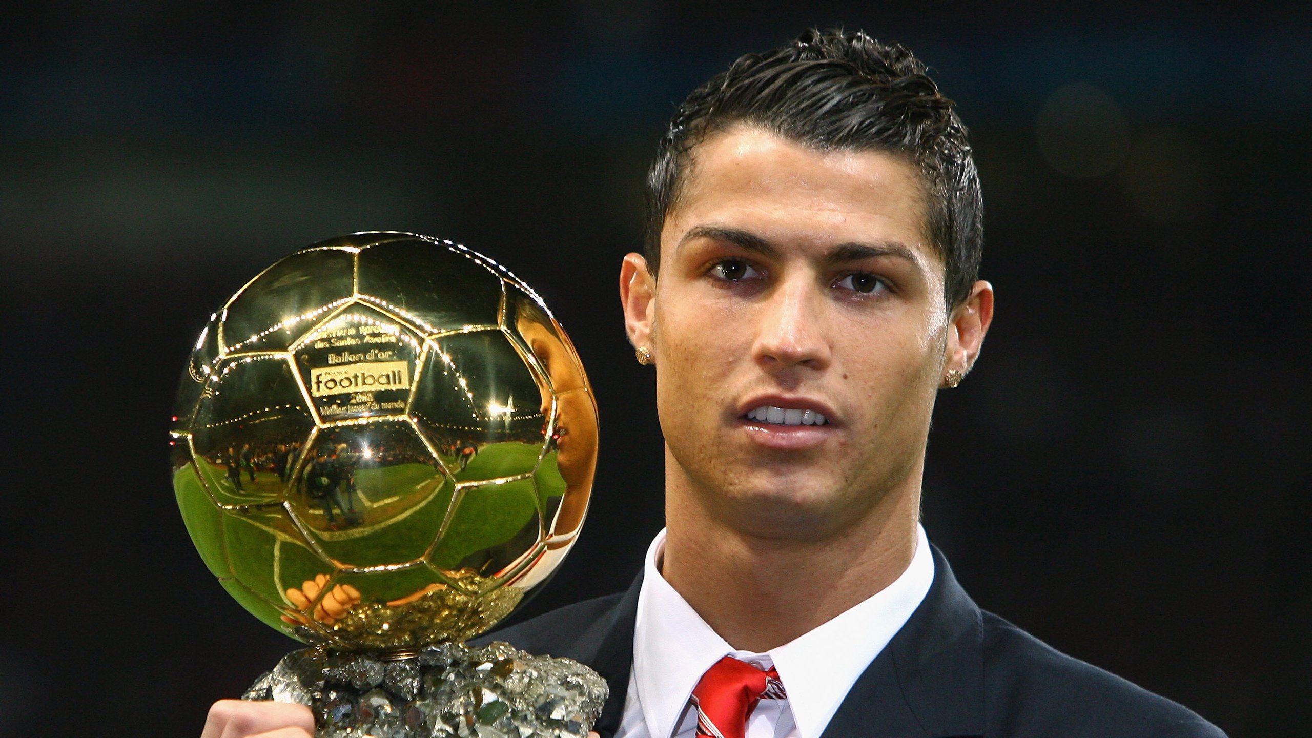 《技术革新:AI助阵推动电竞比赛提升体验》,技术革新项目及获奖情况