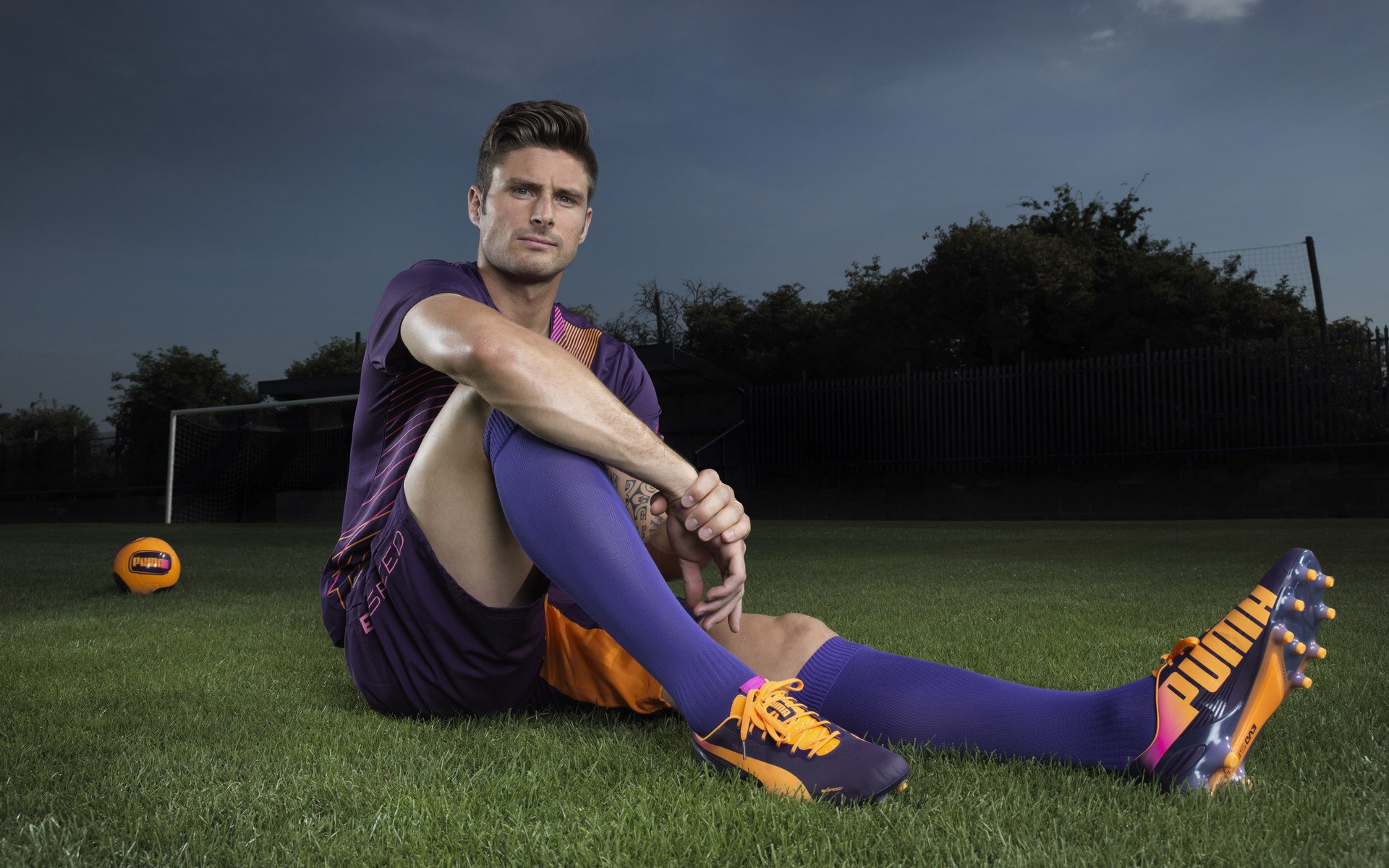 比利时羽毛球选手在比赛中展现出顽强拼搏精神，比利时体育强项